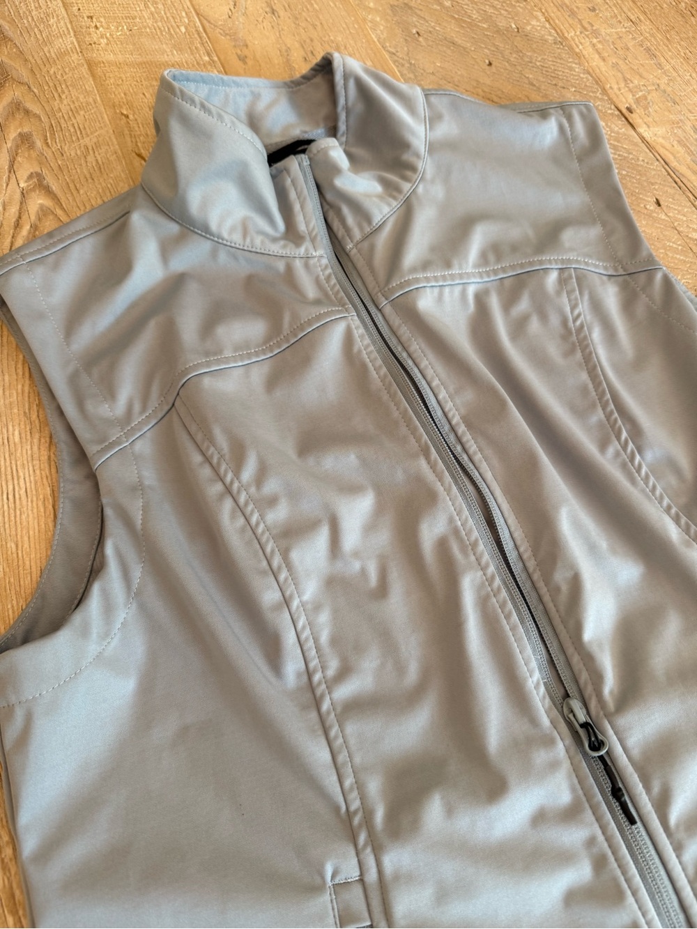 Baleaf Light Gray Women’s Softshell Vest - L - Picture 3 of 11